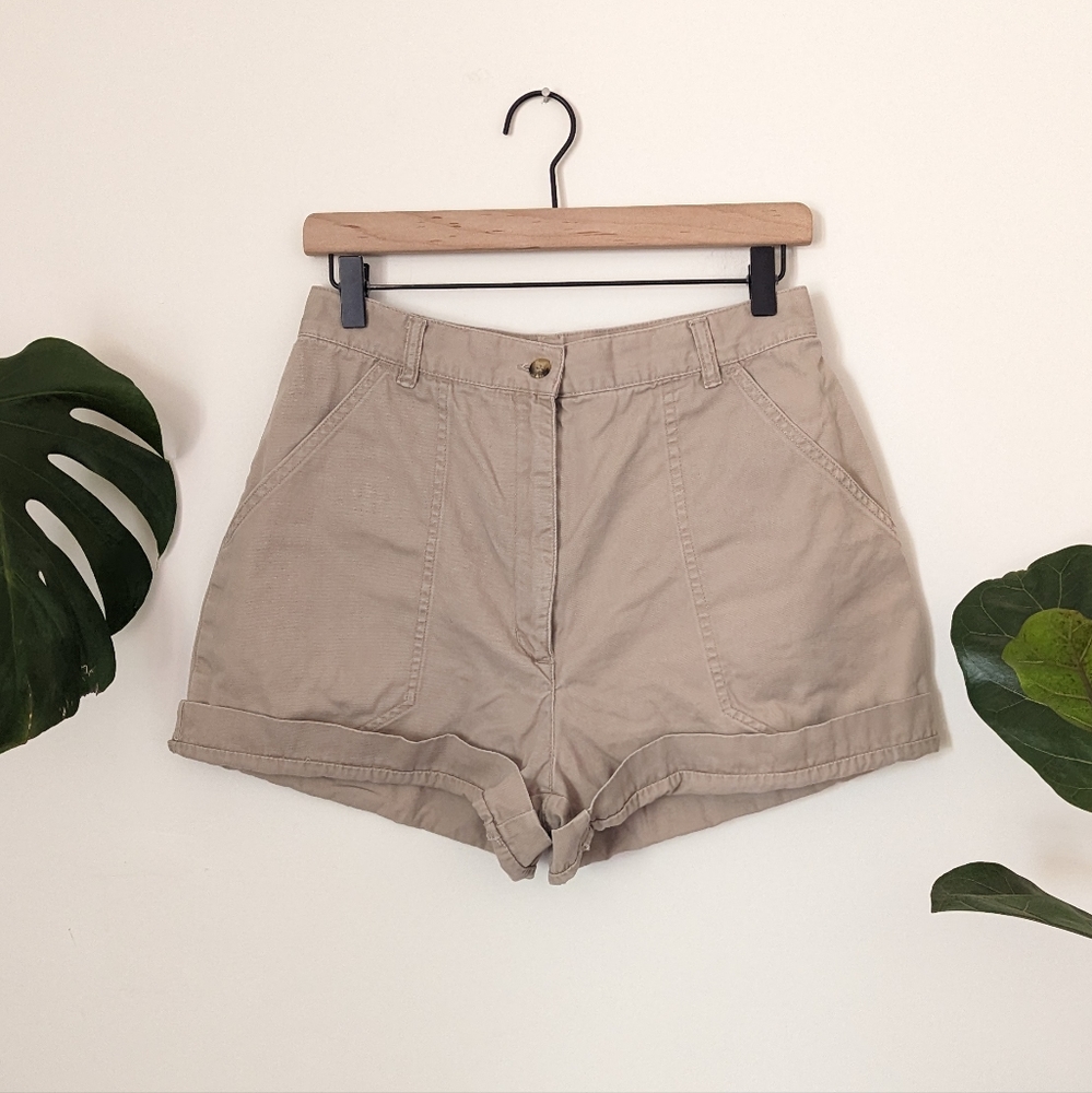 Woolrich | Extra High Rise | Khaki Shorts